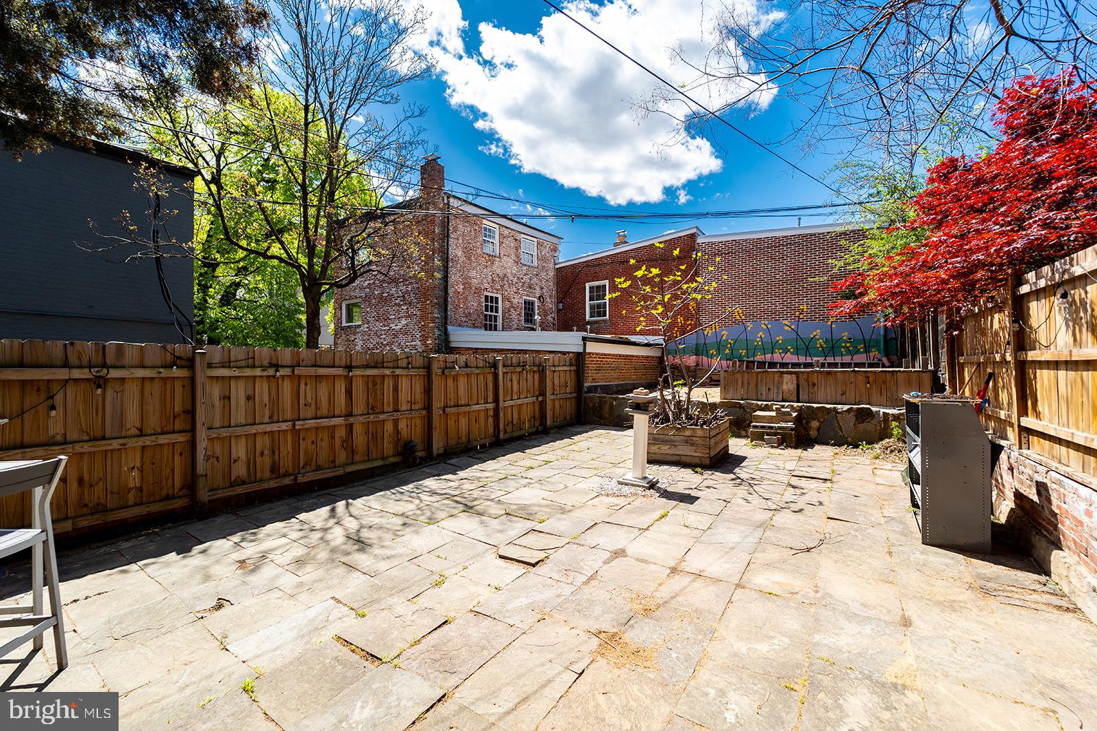 1062 | 1064 THOMAS JEFFERSON STREET NW