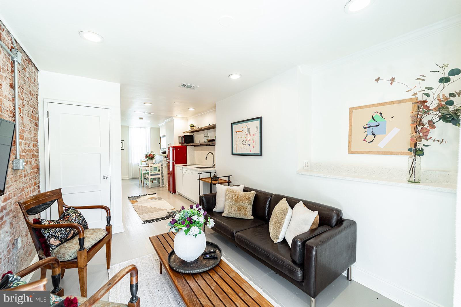 1062 | 1064 THOMAS JEFFERSON STREET NW