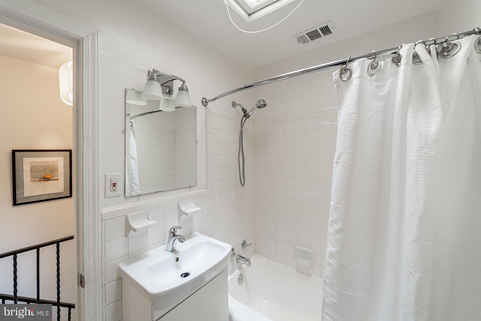 1062 | 1064 THOMAS JEFFERSON STREET NW