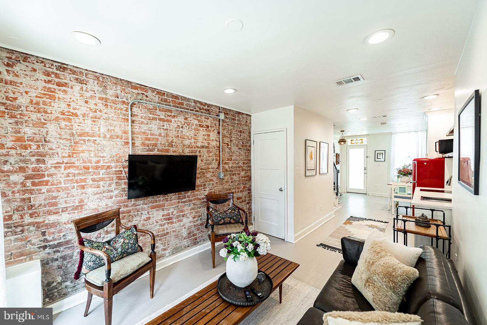 1062 | 1064 THOMAS JEFFERSON STREET NW