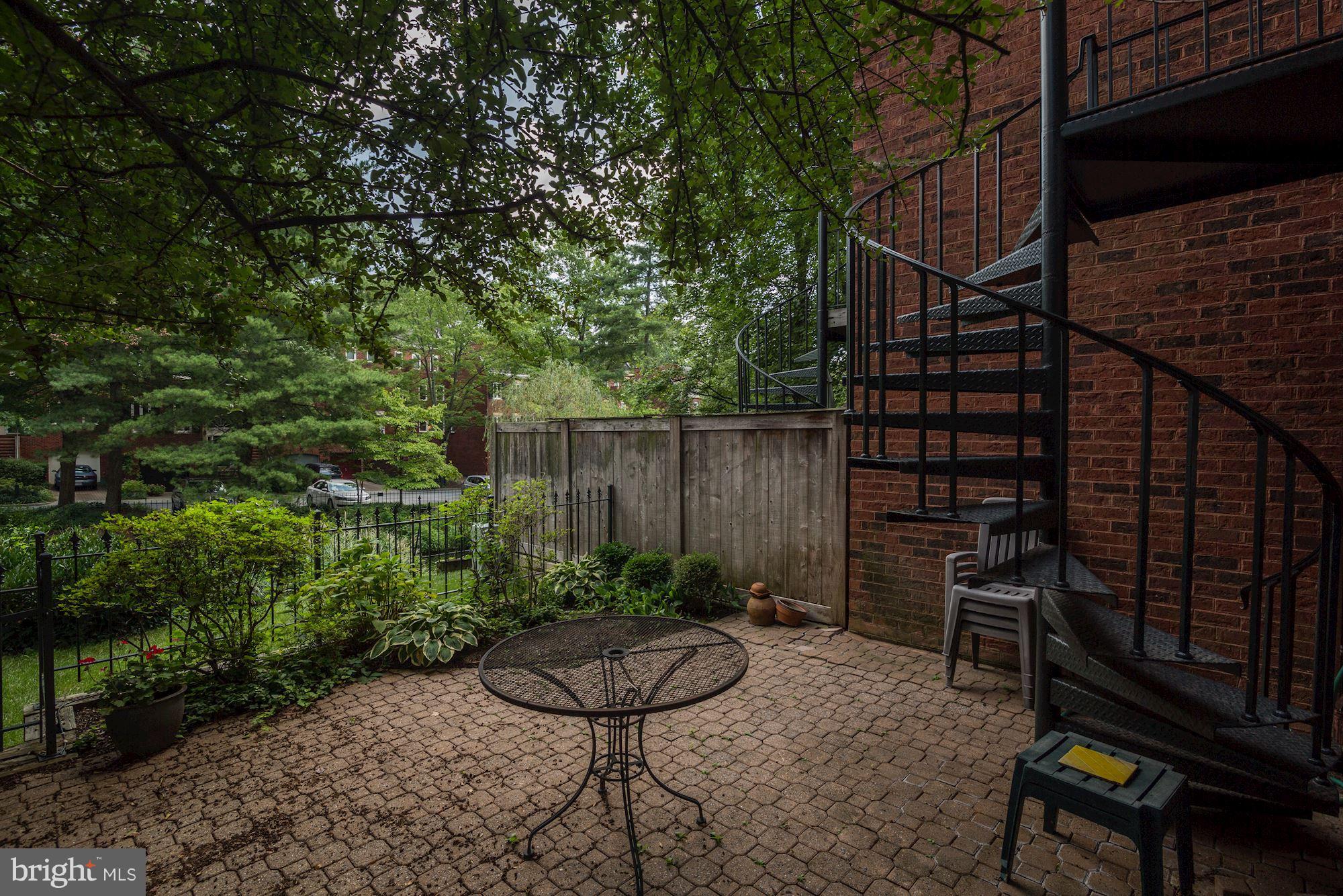 3917 GEORGETOWN COURT NW