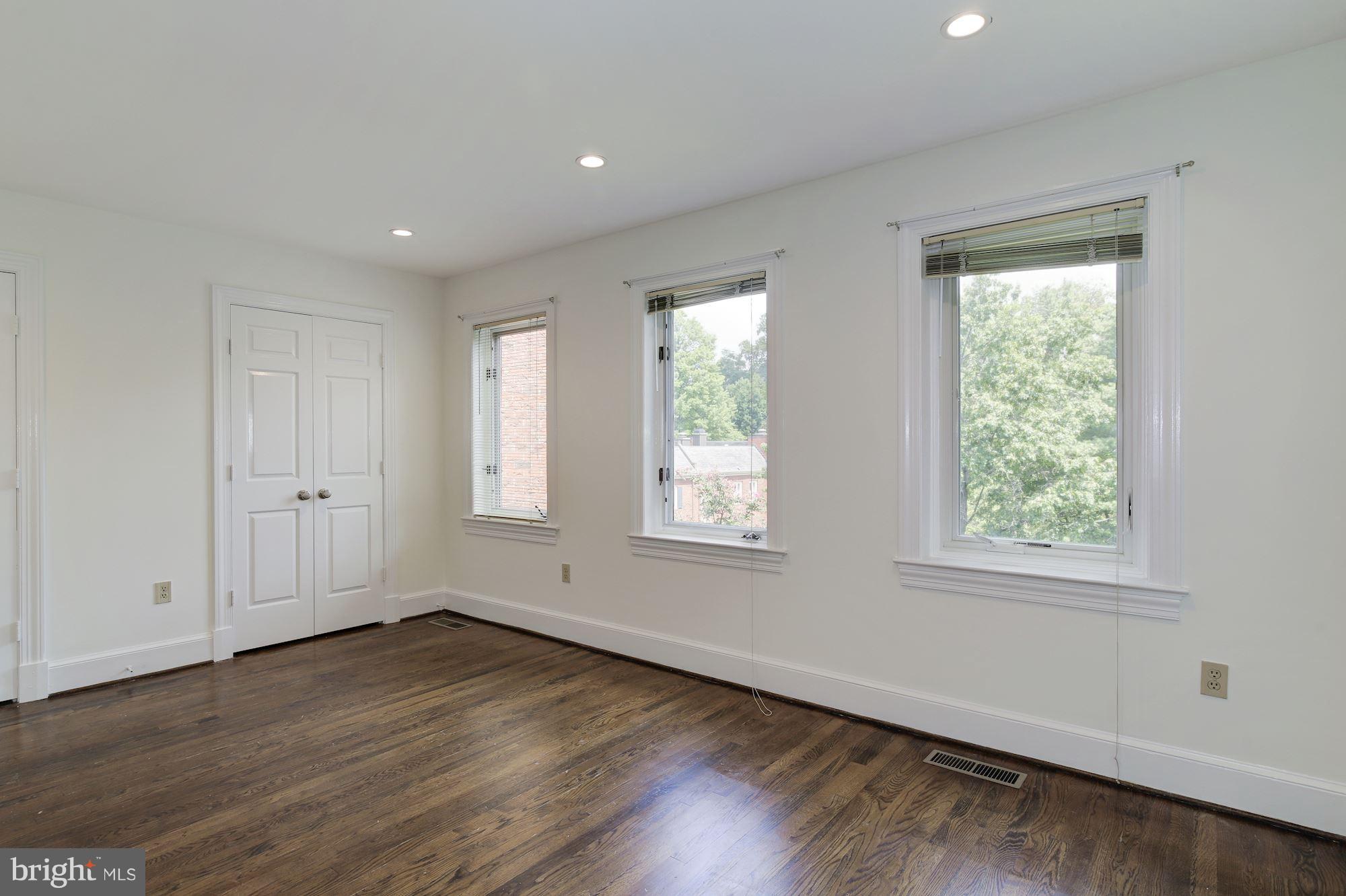 3917 GEORGETOWN COURT NW