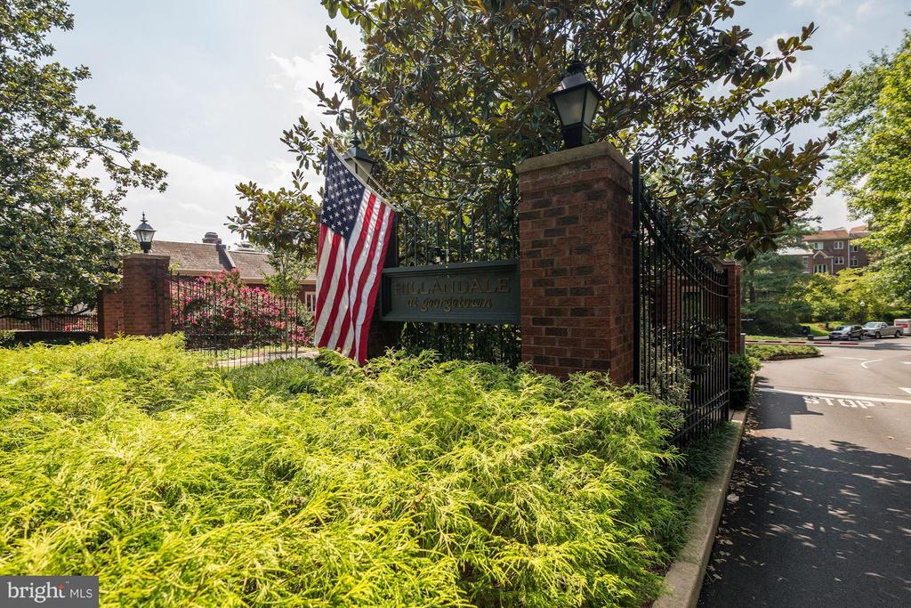 3917 GEORGETOWN COURT NW