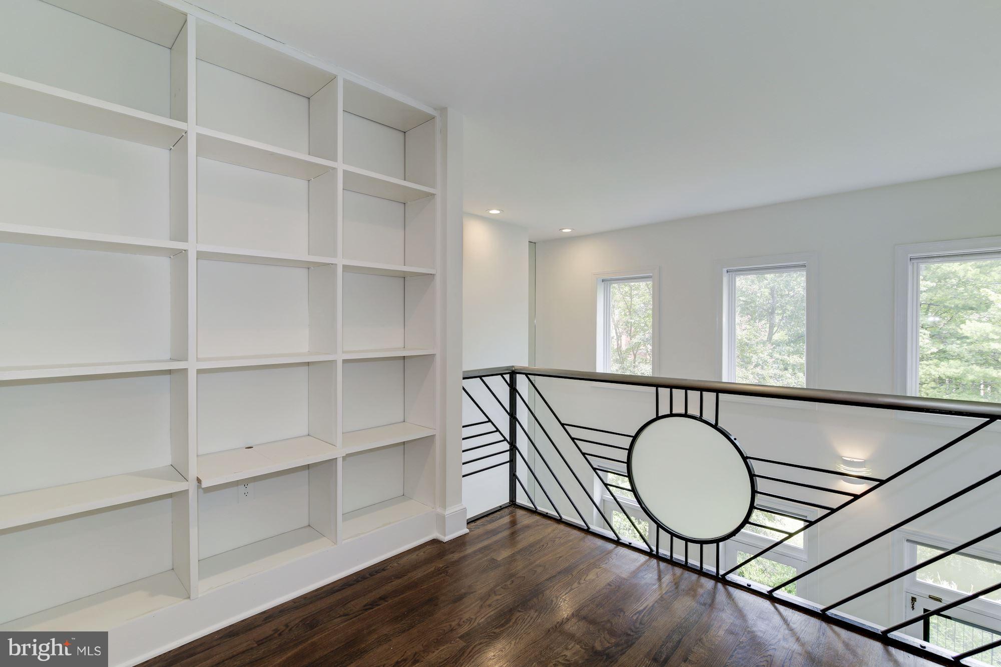 3917 GEORGETOWN COURT NW