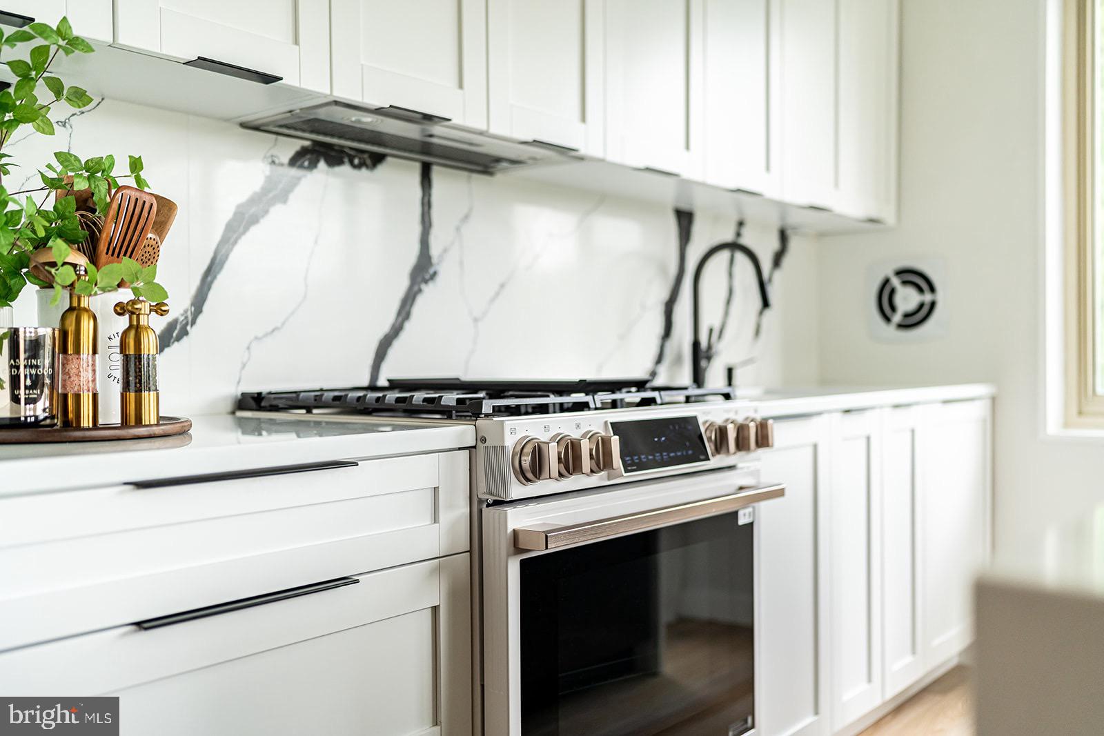 4000 TUNLAW ROAD NW 908