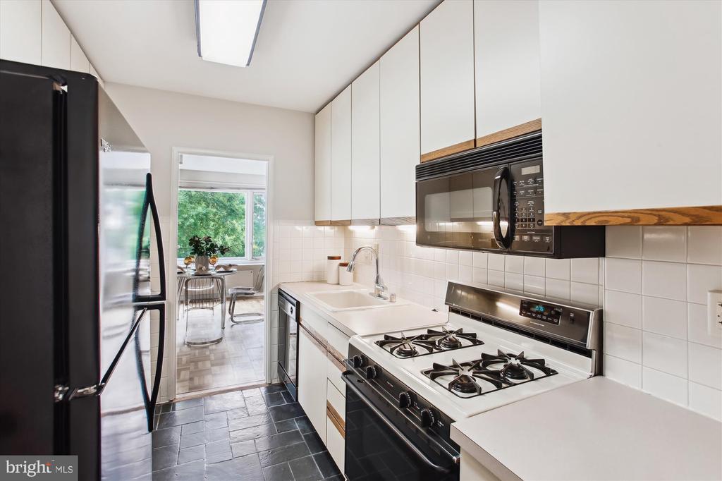 2475 VIRGINIA AVENUE NW 321