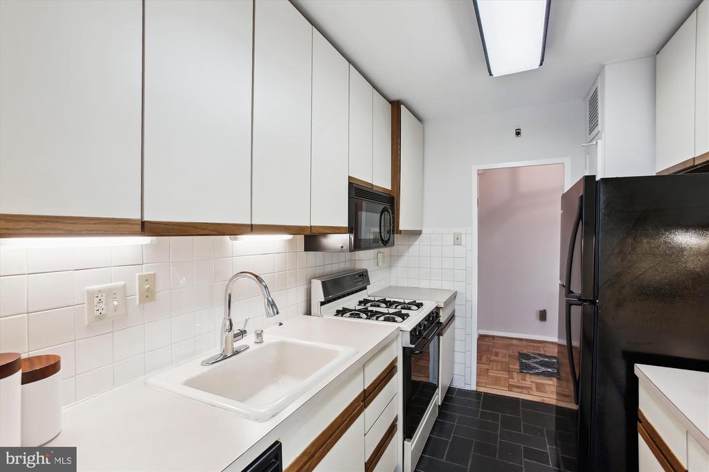 2475 VIRGINIA AVENUE NW 321
