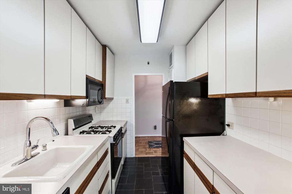 2475 VIRGINIA AVENUE NW 321