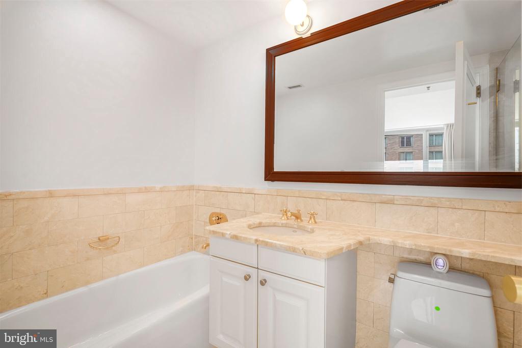 1111 23RD STREET NW 8E
