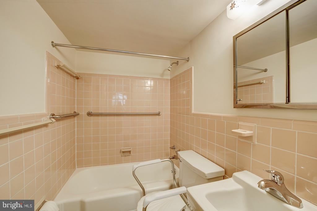 4600 CONNECTICUT AVENUE NW 306
