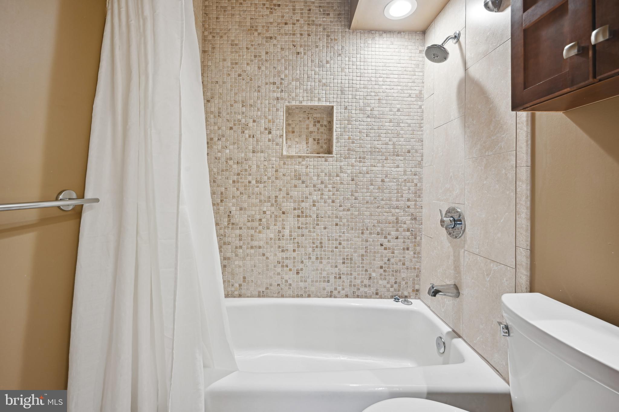 2201 L STREET NW 504