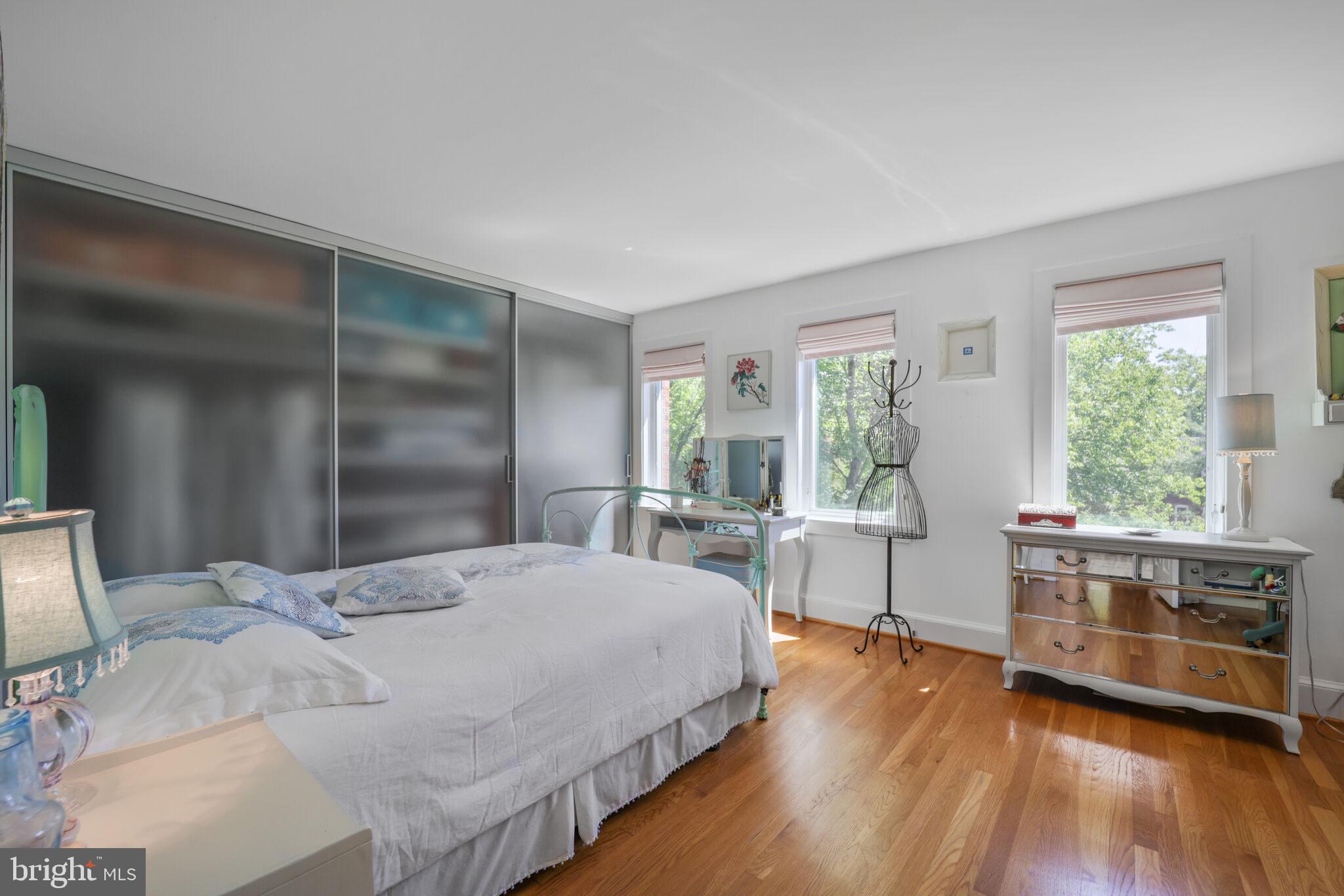 3927 GEORGETOWN COURT NW