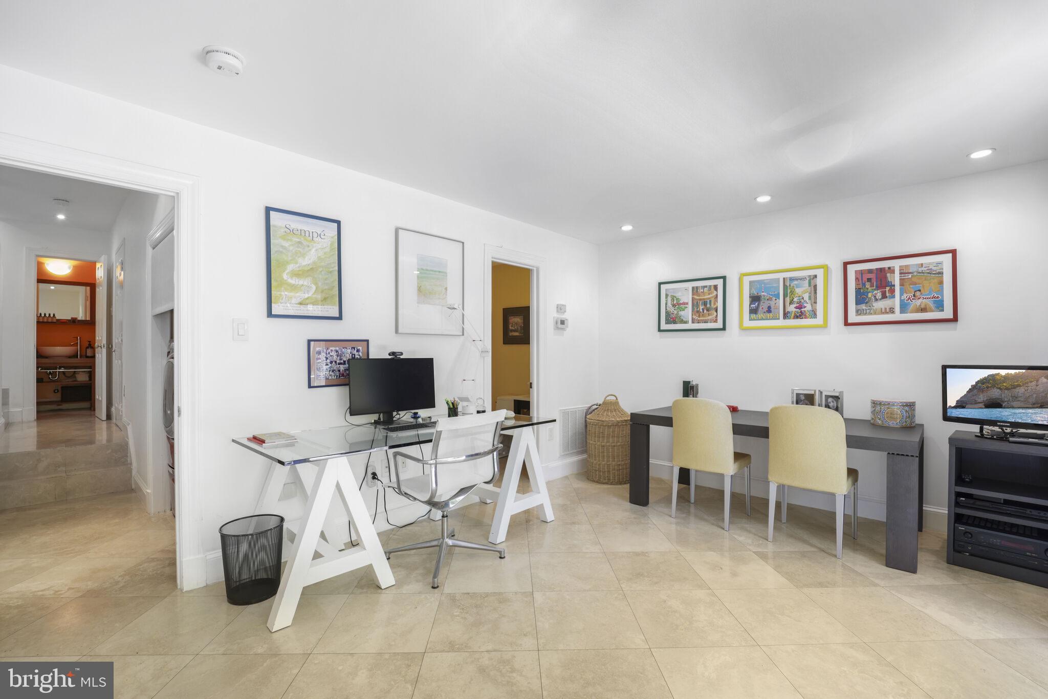 3927 GEORGETOWN COURT NW