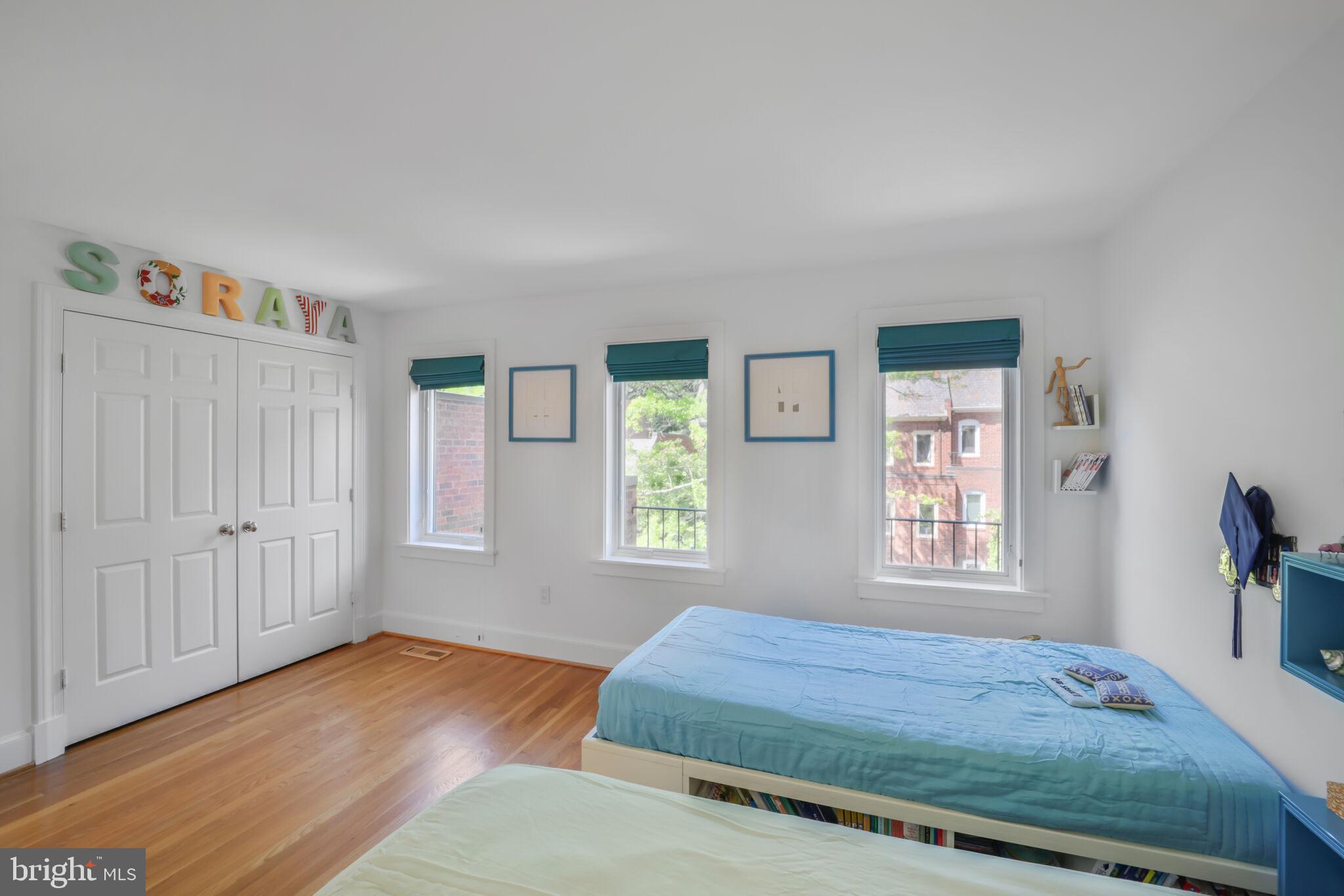 3927 GEORGETOWN COURT NW