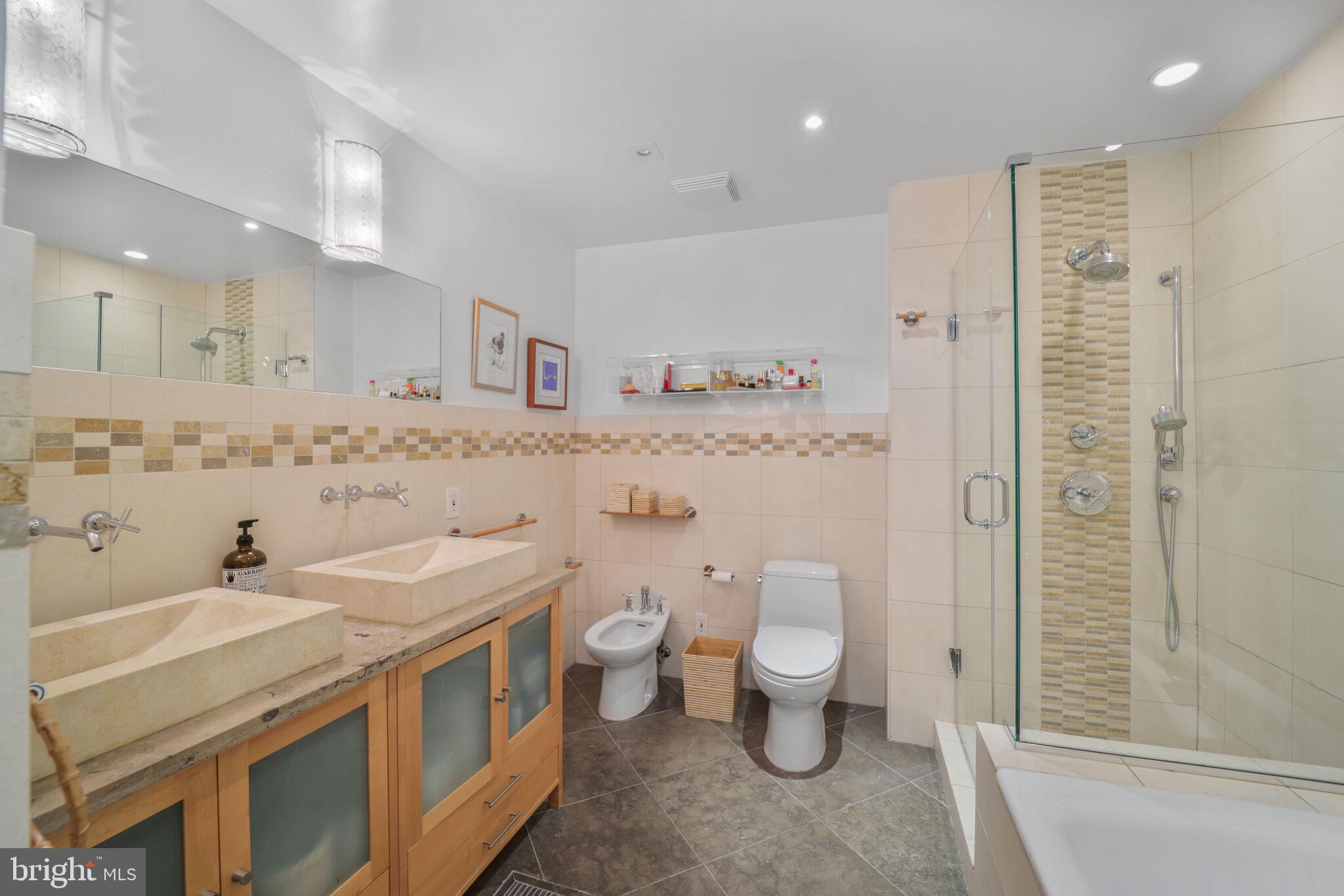 3927 GEORGETOWN COURT NW