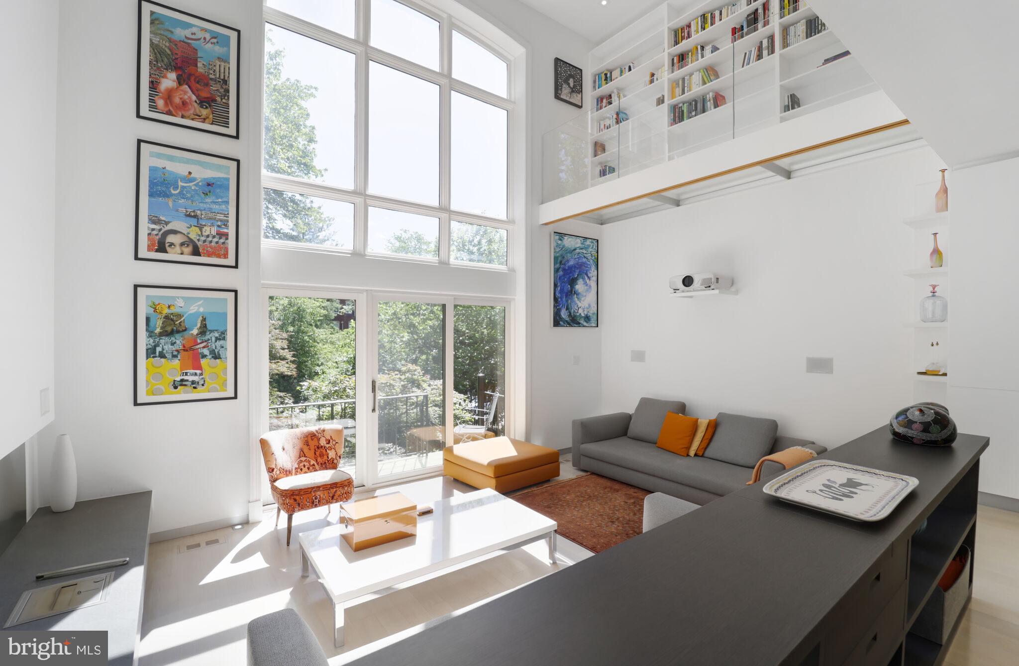 3927 GEORGETOWN COURT NW