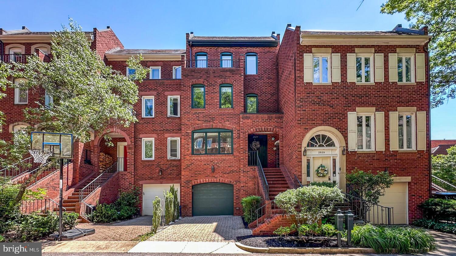 3927 GEORGETOWN COURT NW