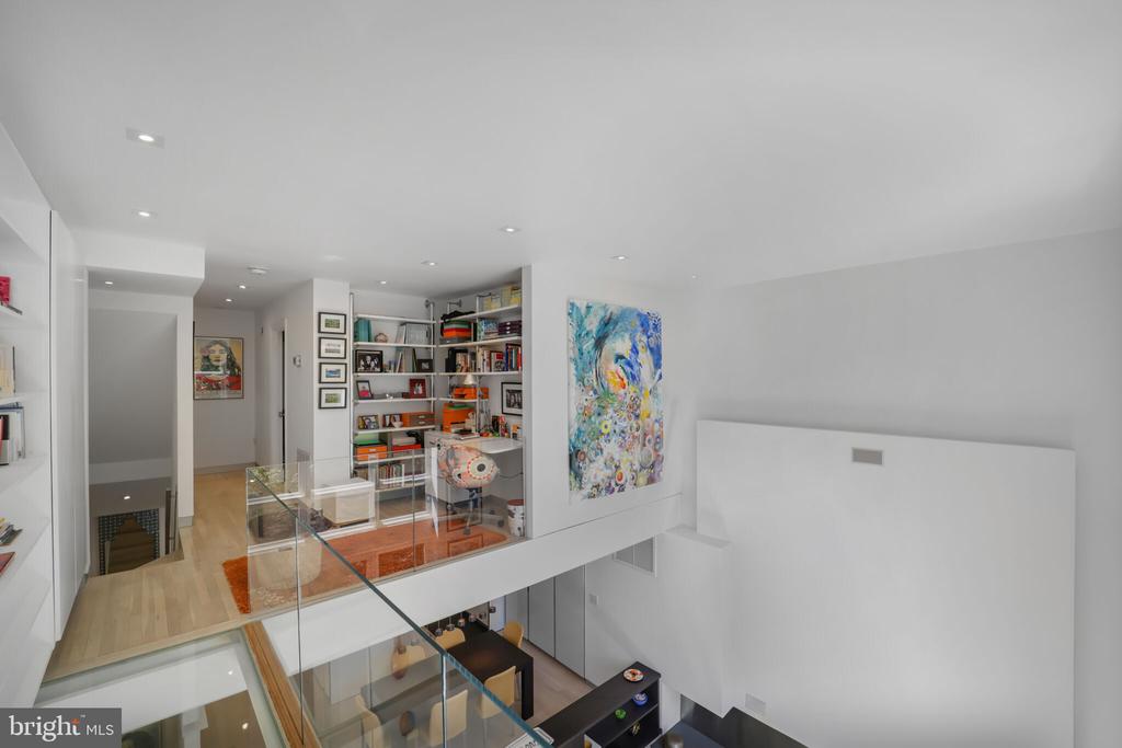 3927 GEORGETOWN COURT NW
