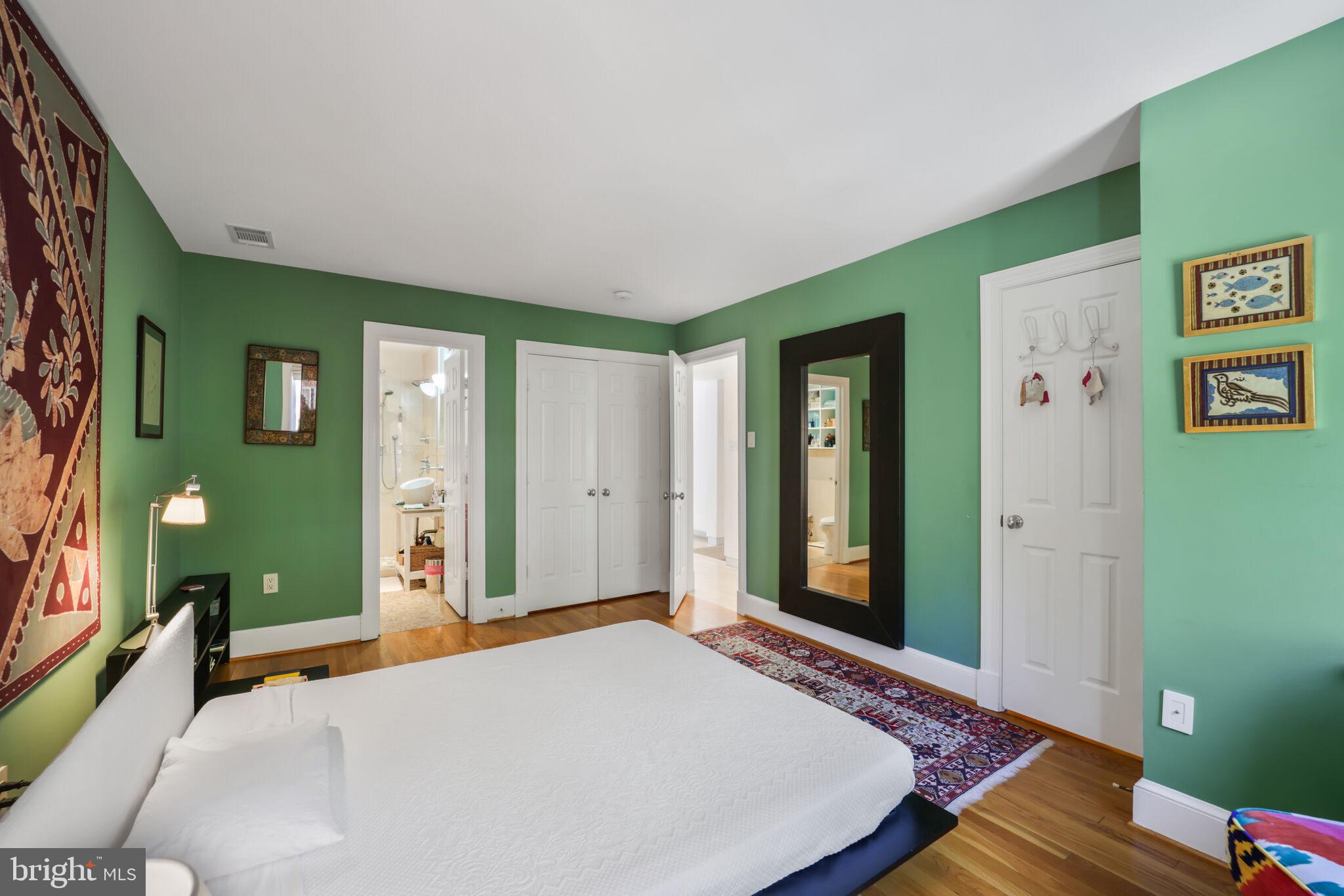 3927 GEORGETOWN COURT NW