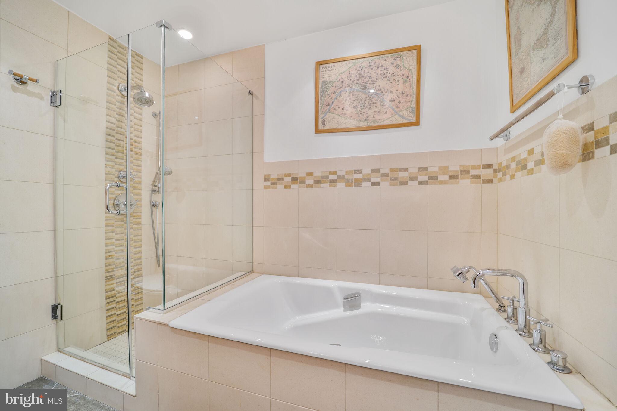 3927 GEORGETOWN COURT NW