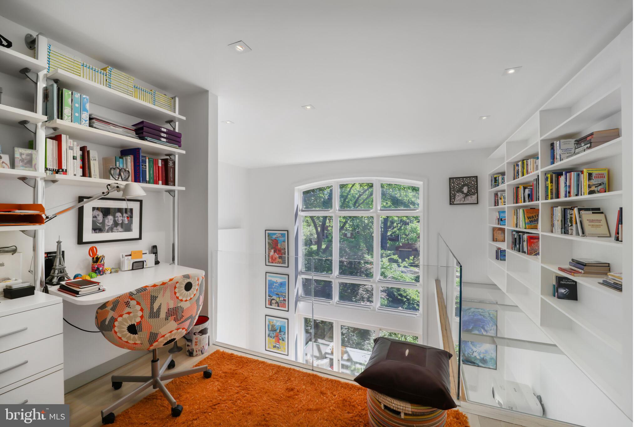 3927 GEORGETOWN COURT NW