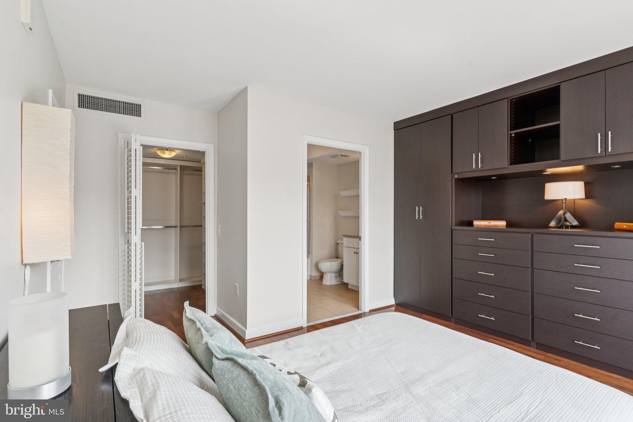 616 E STREET NW 1114