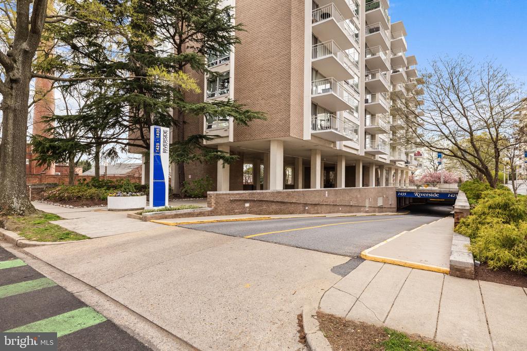 1435 4TH STREET SW B513
