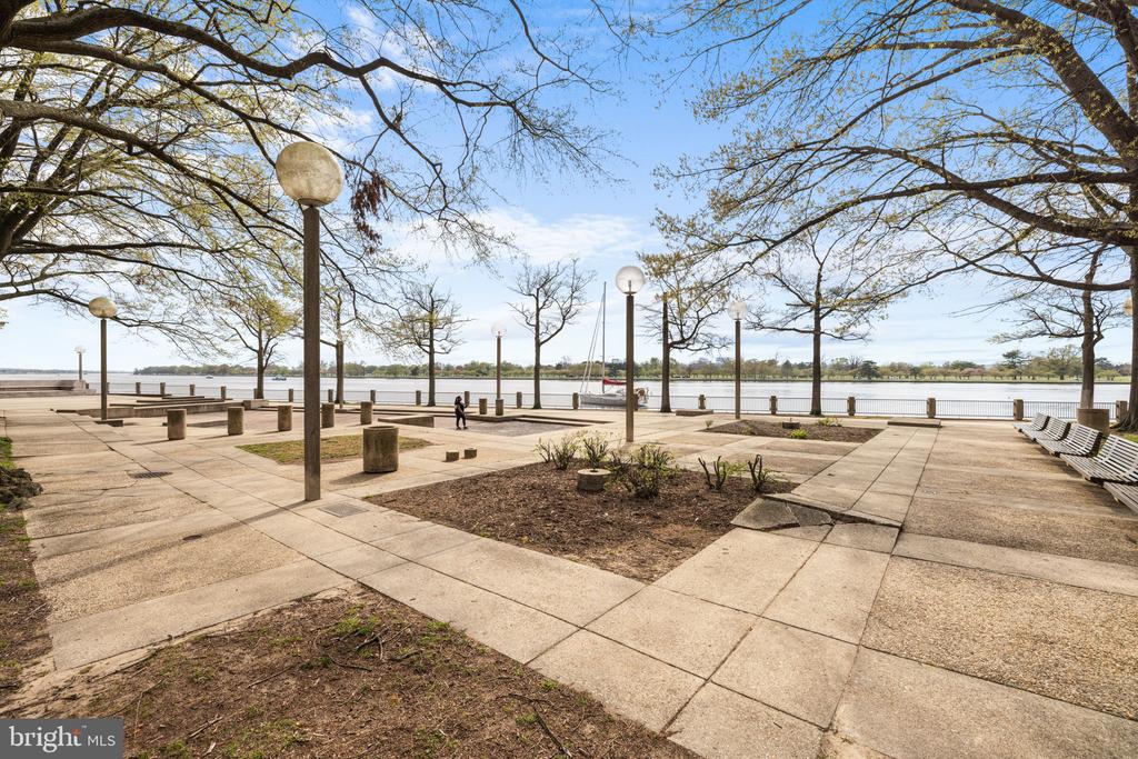 1435 4TH STREET SW B513