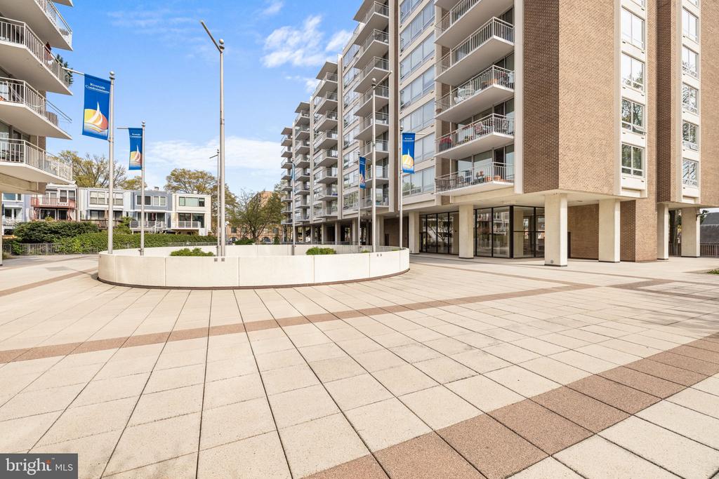 1435 4TH STREET SW B513