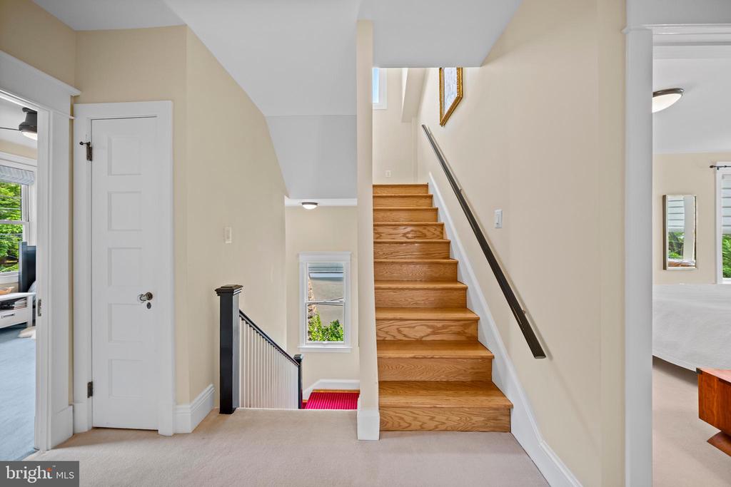 2811 35TH STREET NW