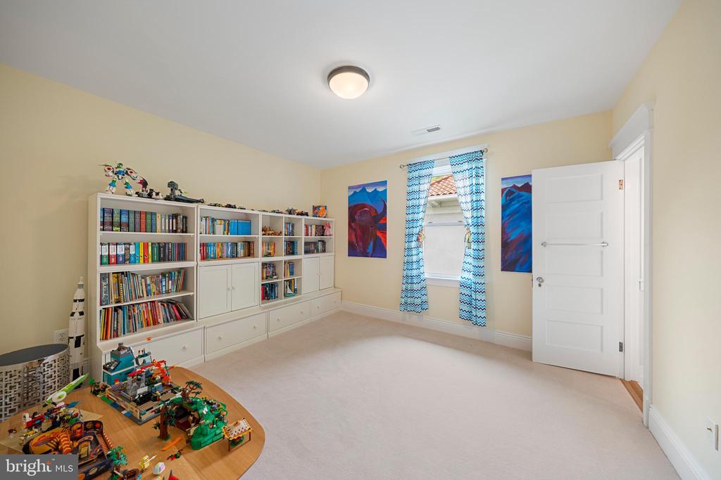 2811 35TH STREET NW