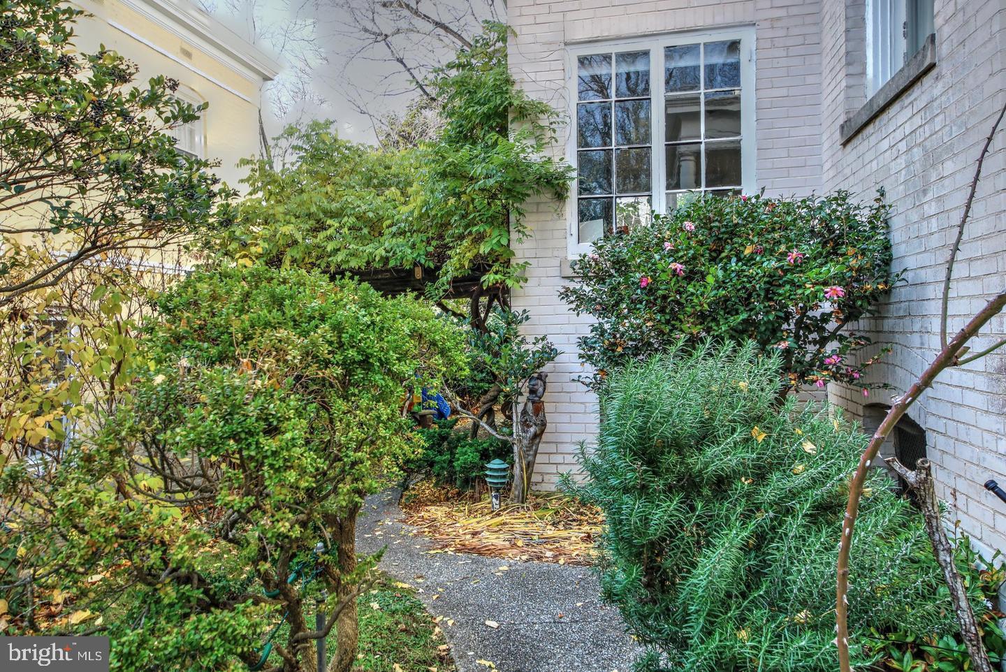 1622 1/2 29TH STREET NW