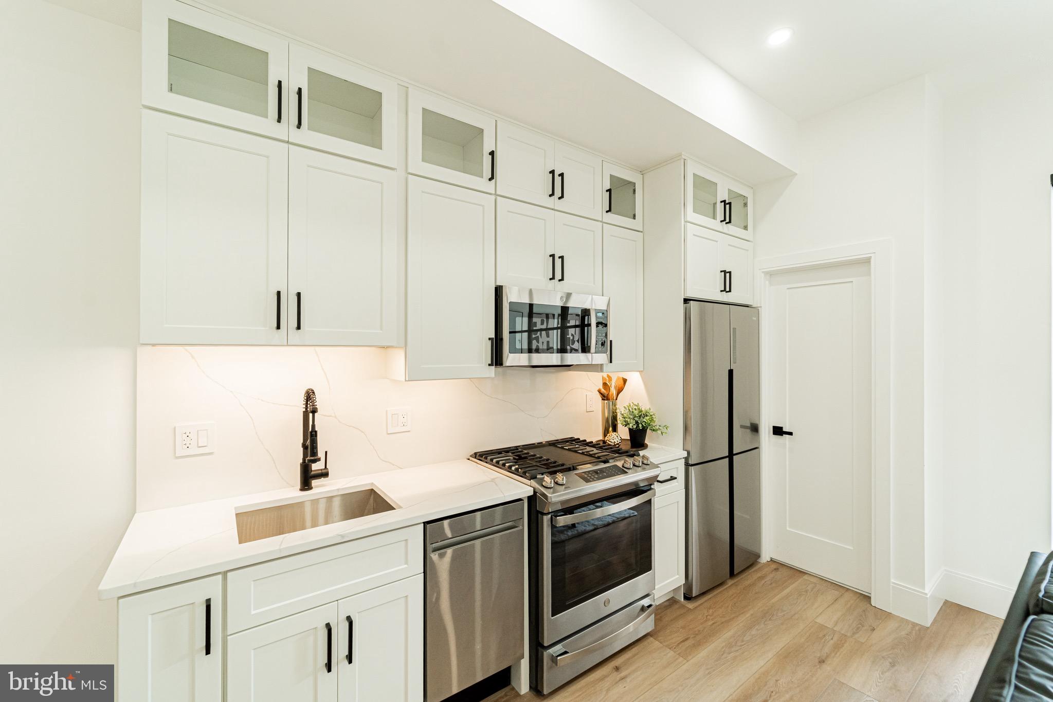 2517 ONTARIO ROAD NW 6