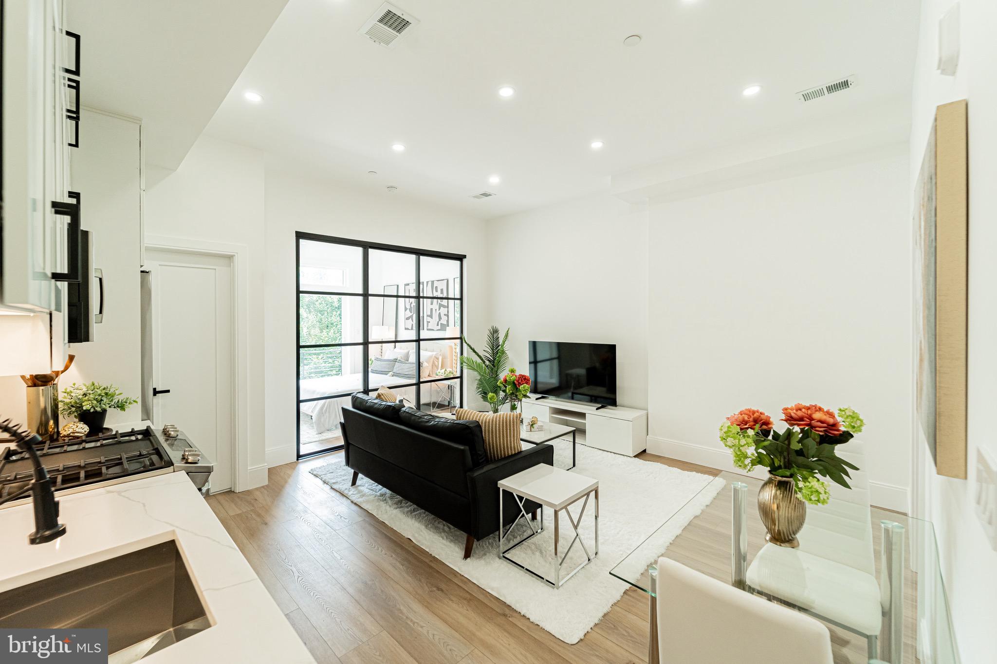 2517 ONTARIO ROAD NW 6