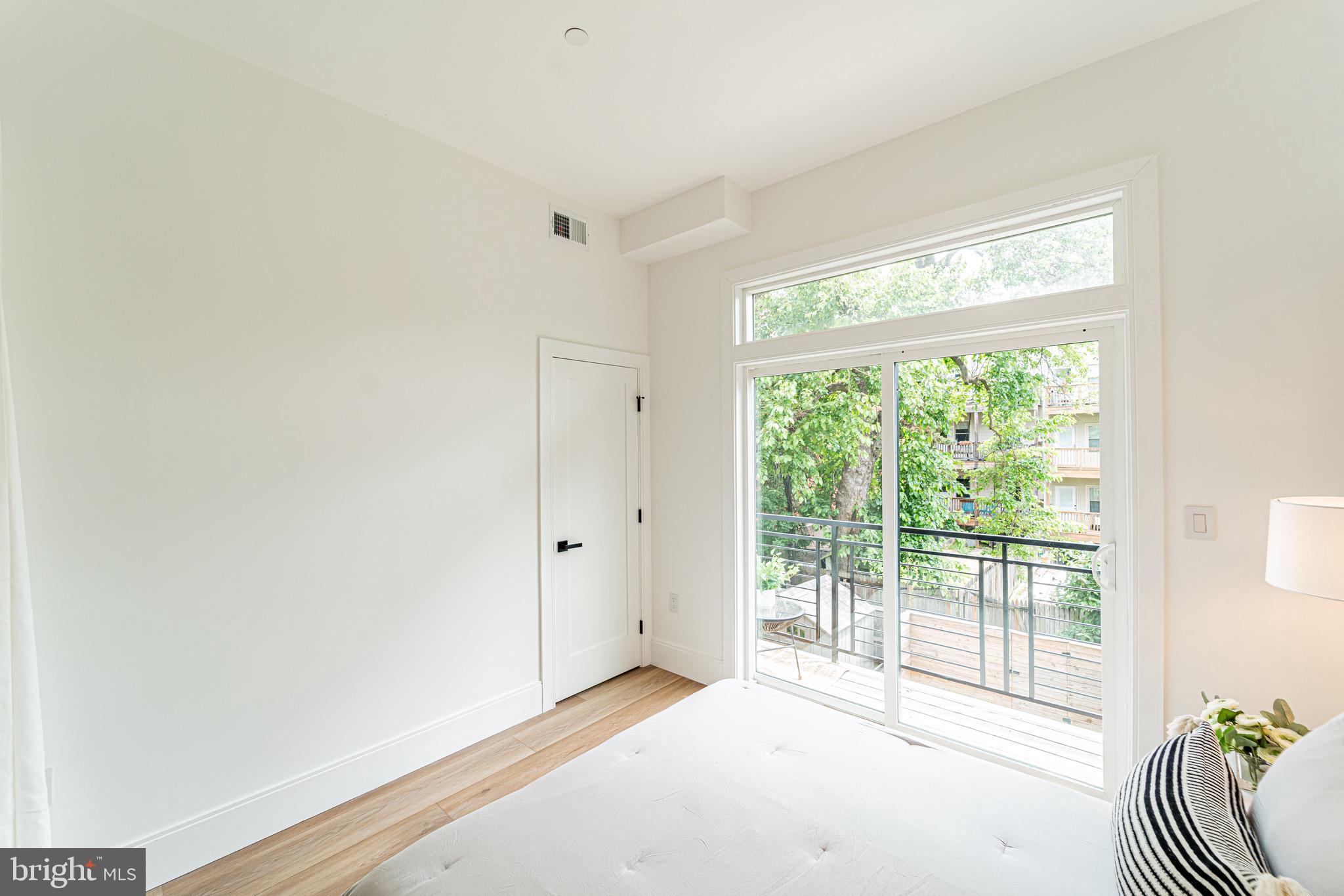 2517 ONTARIO ROAD NW 6