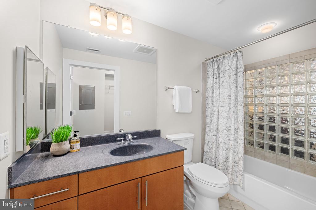 1390 KENYON STREET NW 524