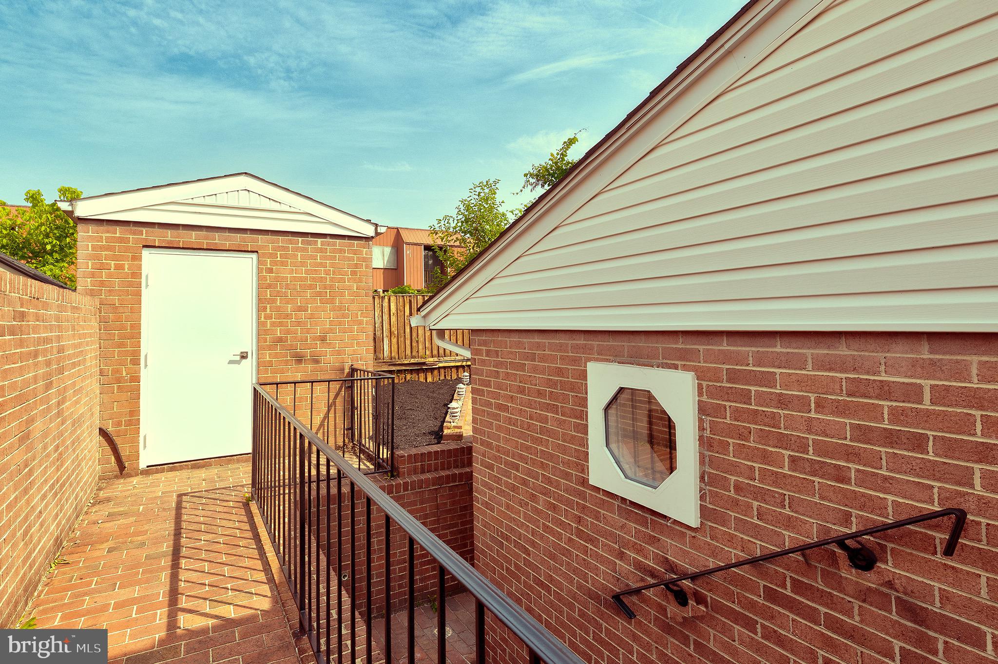 4220 FORT DUPONT STREET SE