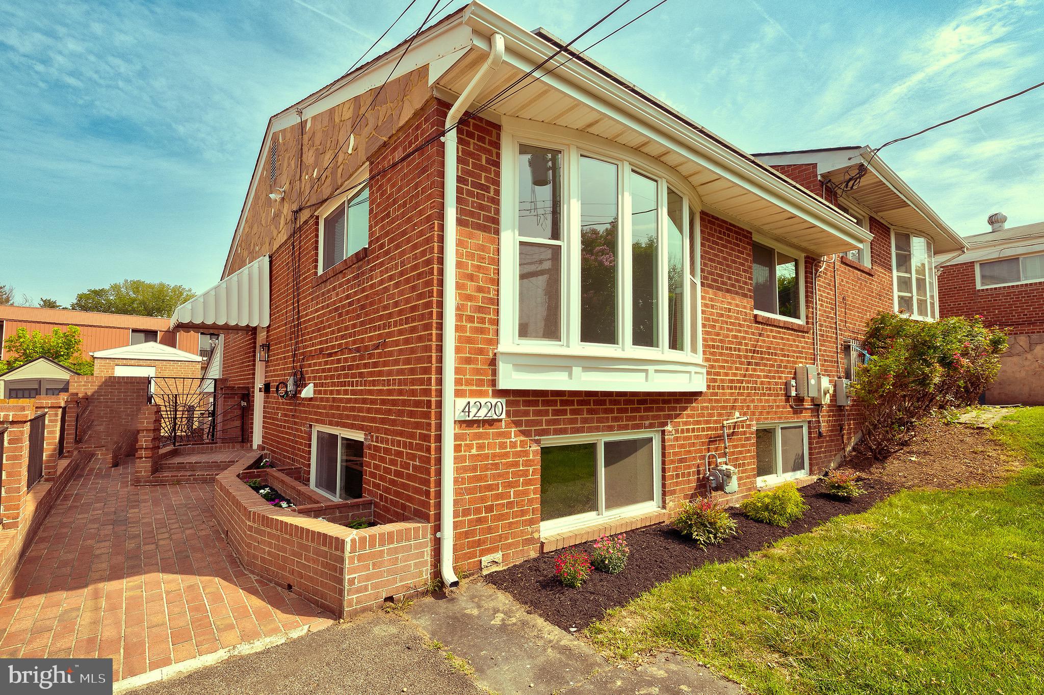 4220 FORT DUPONT STREET SE