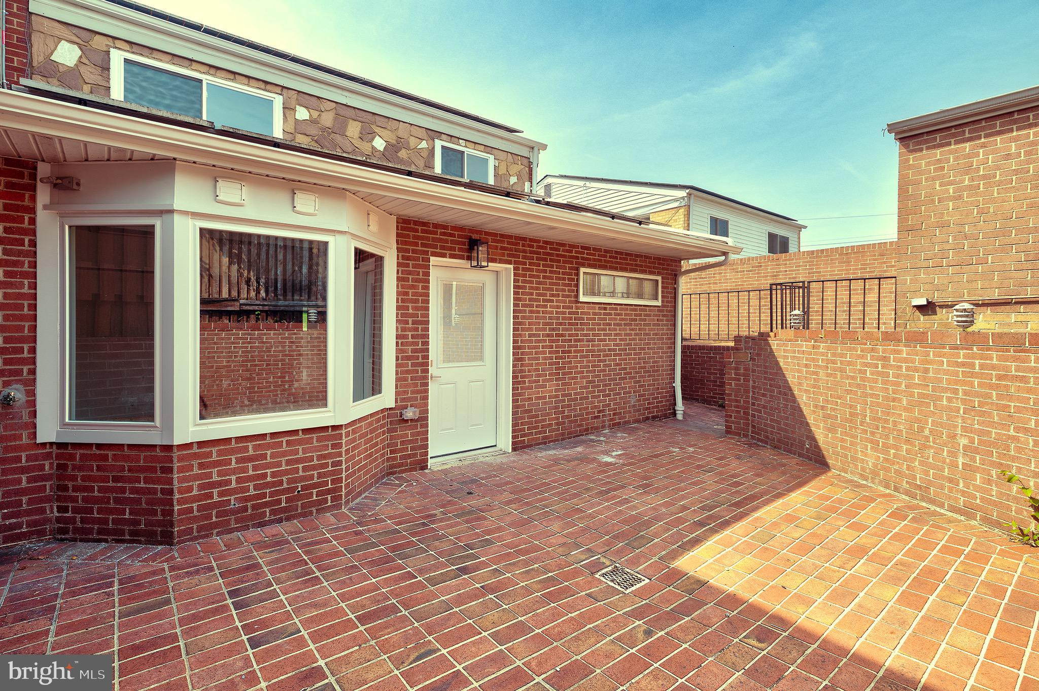 4220 FORT DUPONT STREET SE