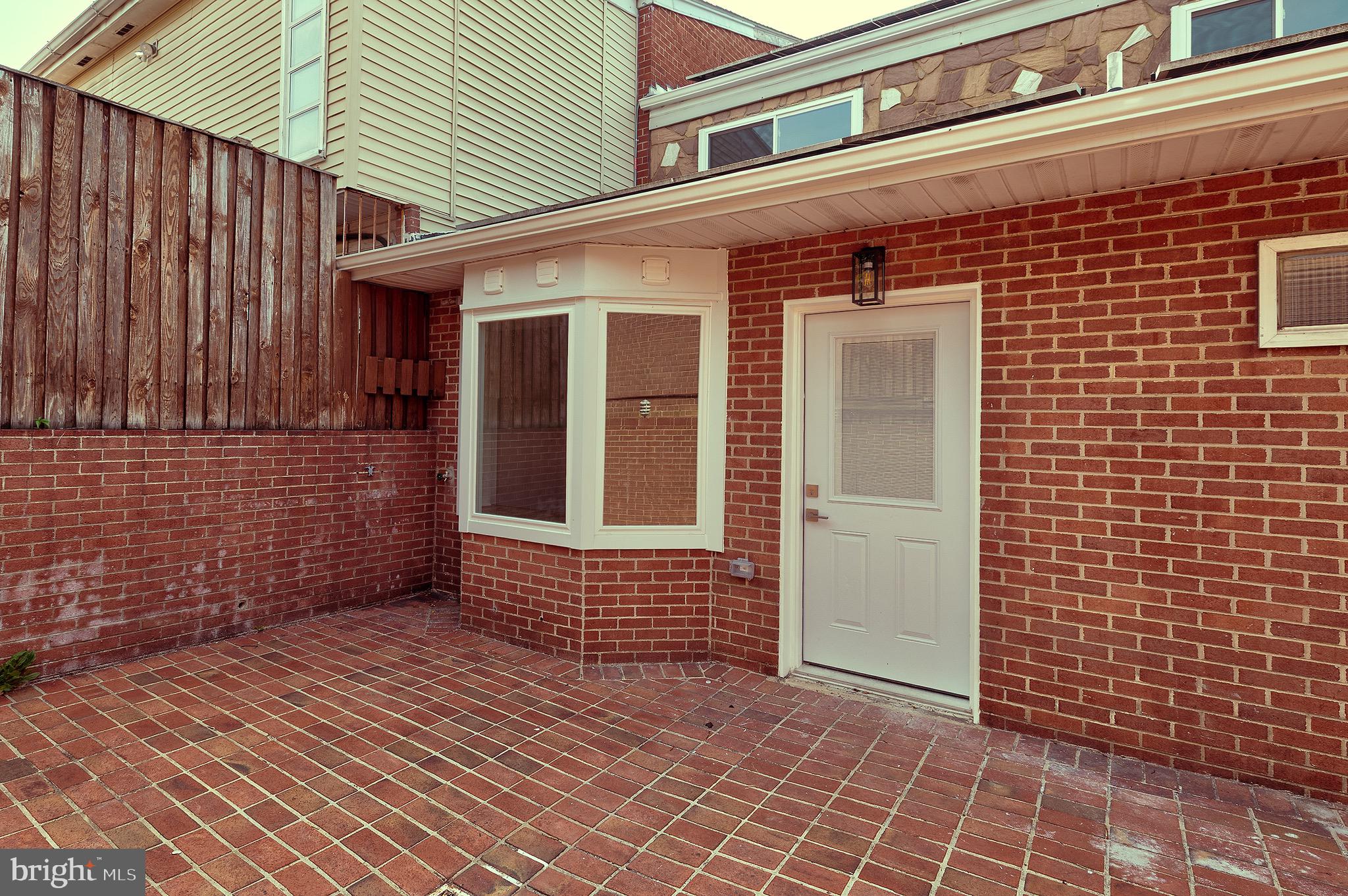 4220 FORT DUPONT STREET SE