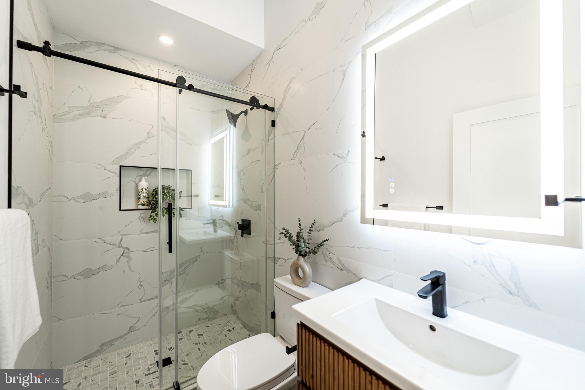 2517 ONTARIO ROAD NW PH7