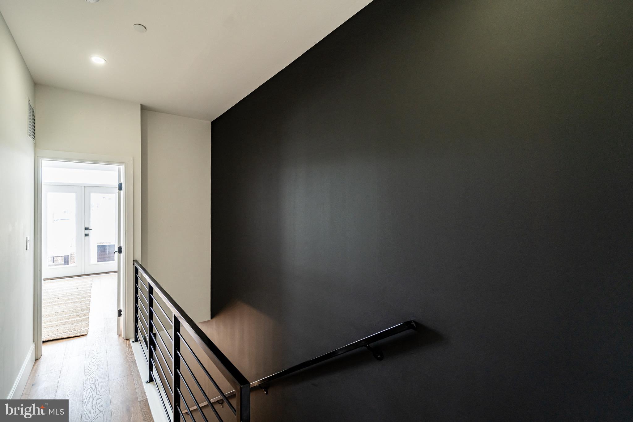 2517 ONTARIO ROAD NW PH7