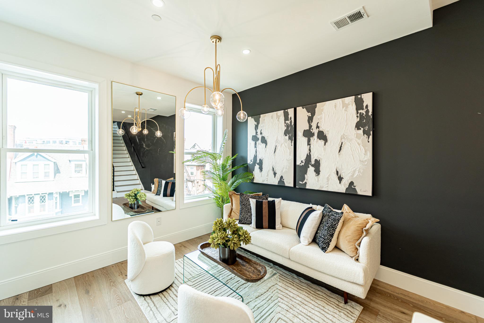 2517 ONTARIO ROAD NW PH7