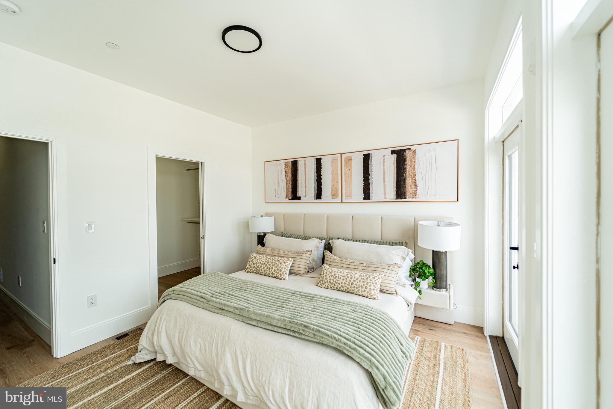 2517 ONTARIO ROAD NW PH7