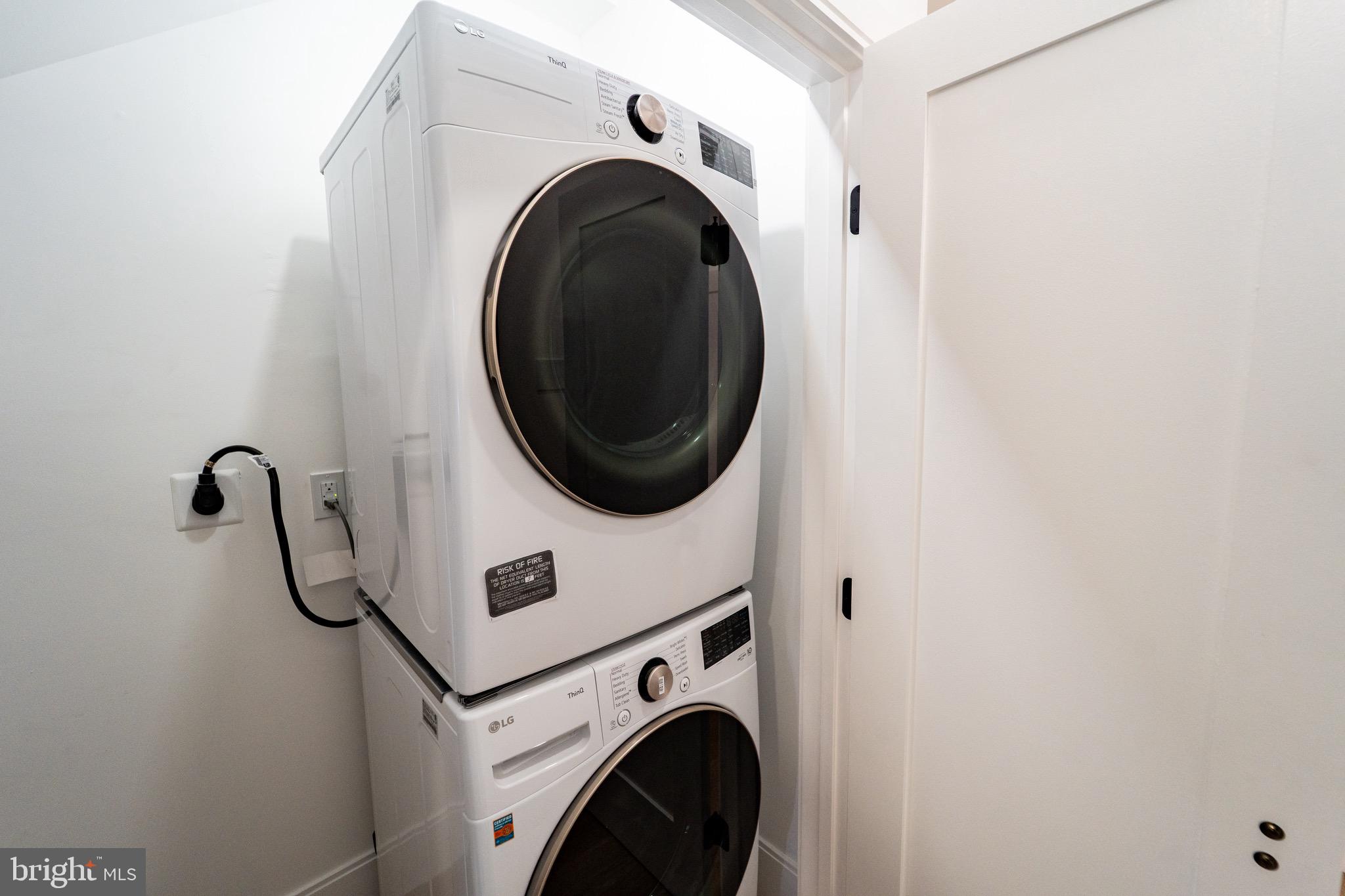 2517 ONTARIO ROAD NW PH7