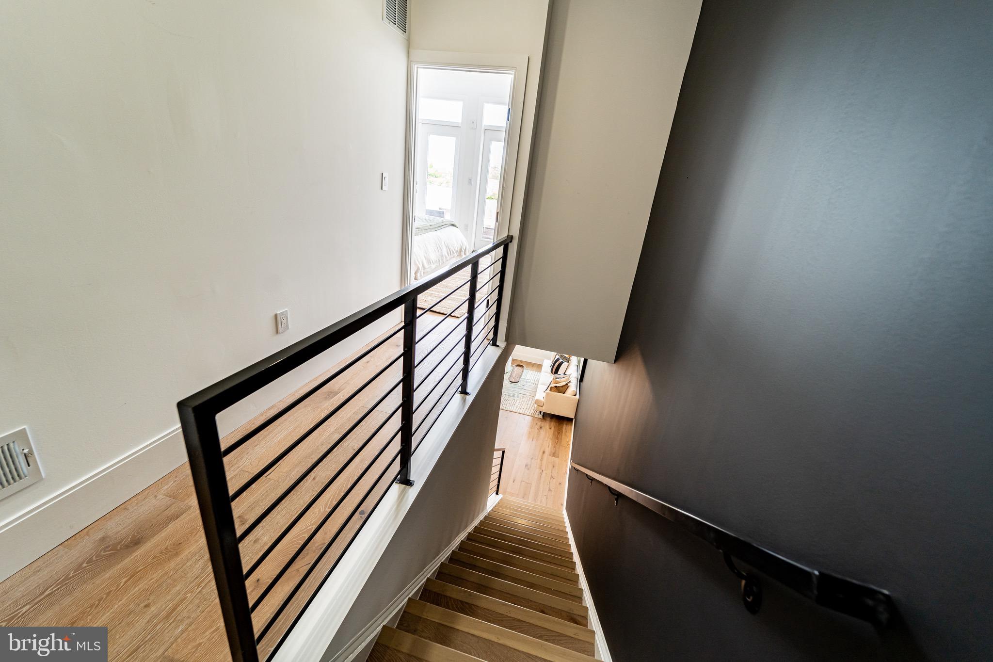 2517 ONTARIO ROAD NW PH7