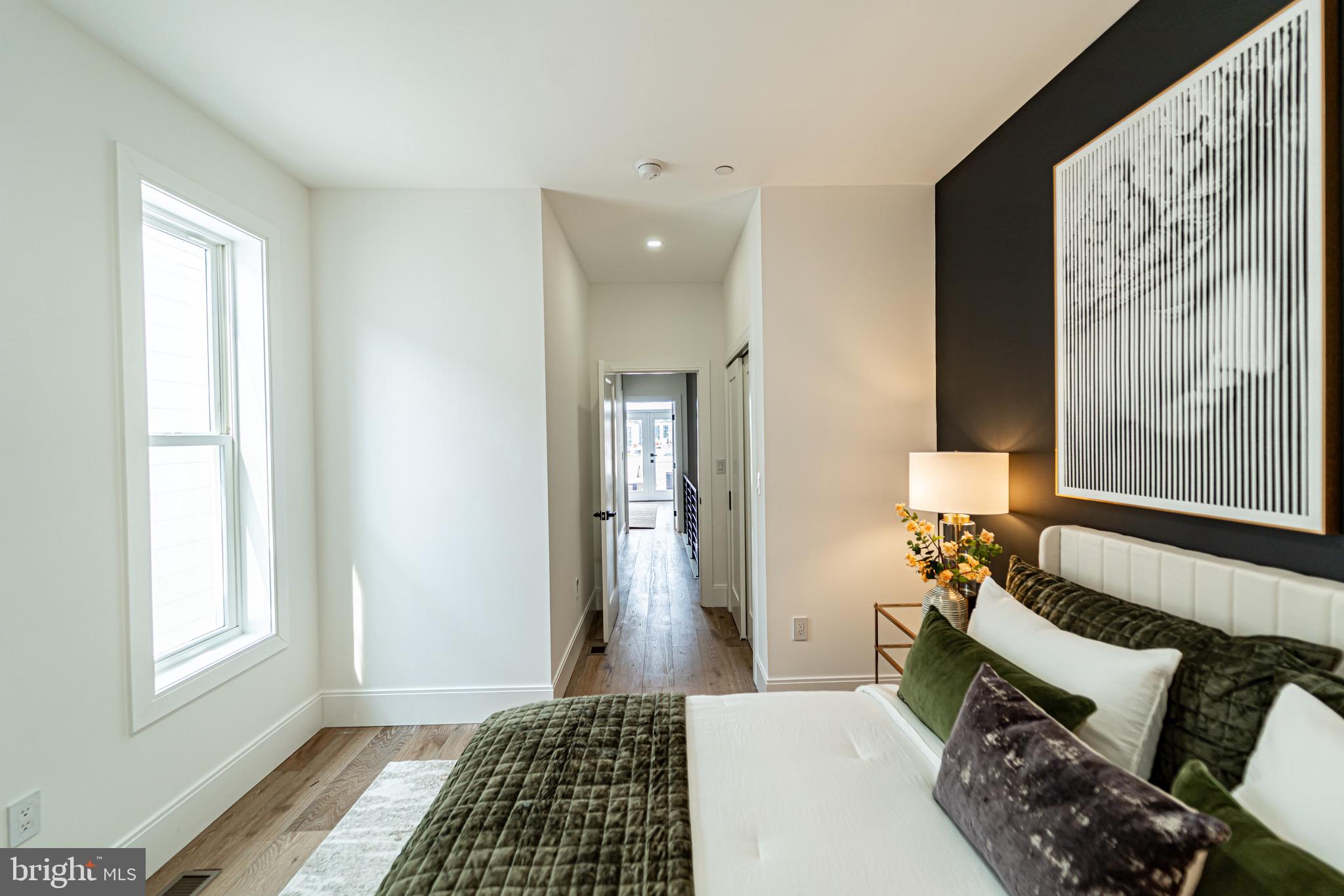 2517 ONTARIO ROAD NW PH7