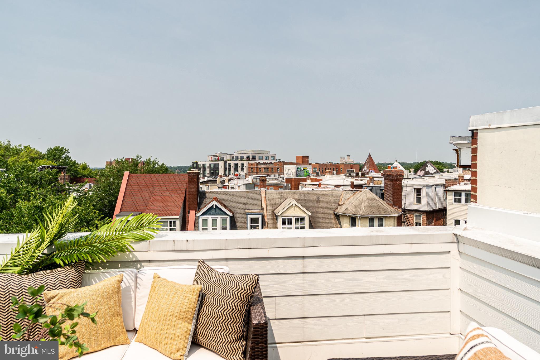 2517 ONTARIO ROAD NW PH7