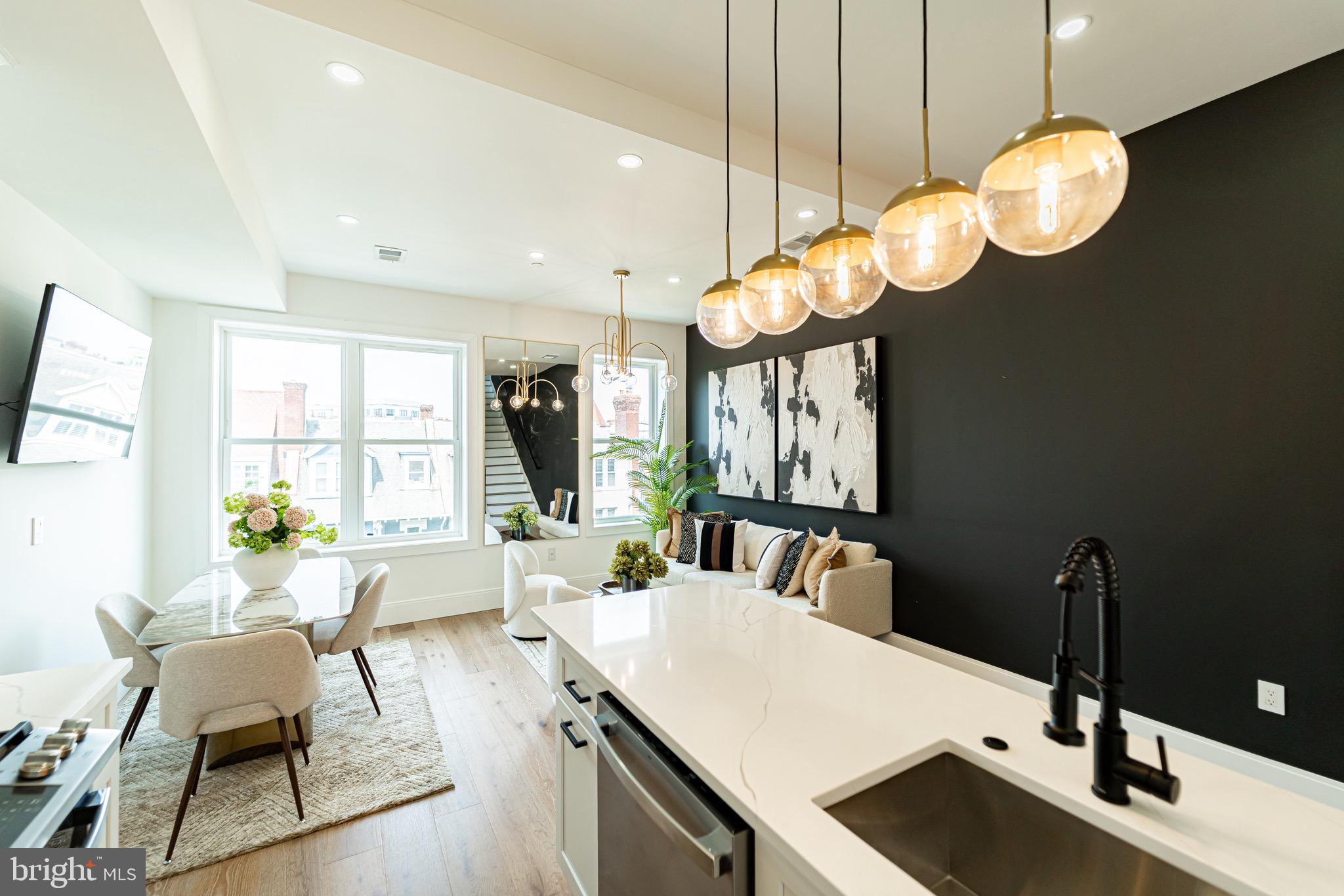 2517 ONTARIO ROAD NW PH7