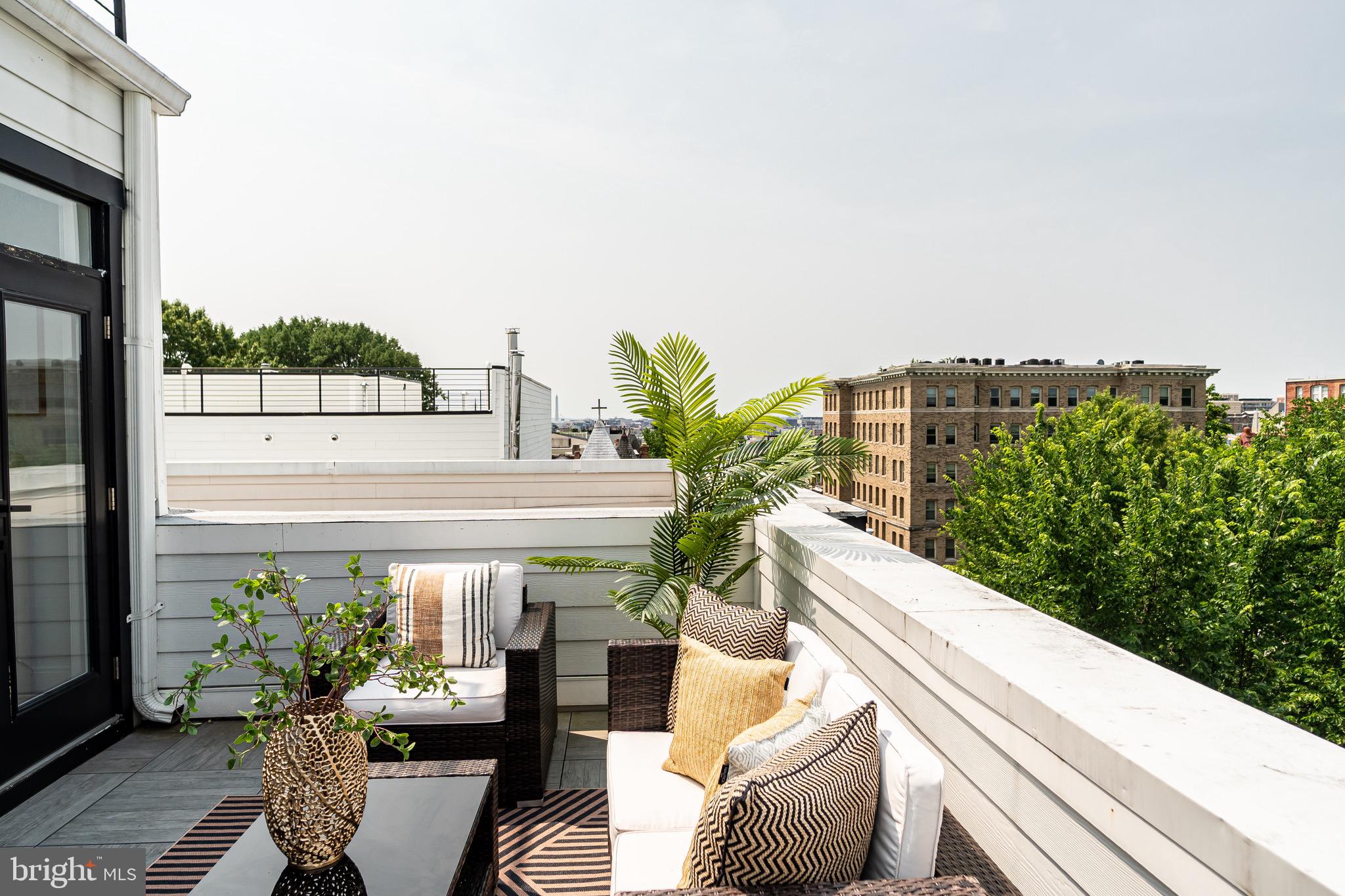 2517 ONTARIO ROAD NW PH7